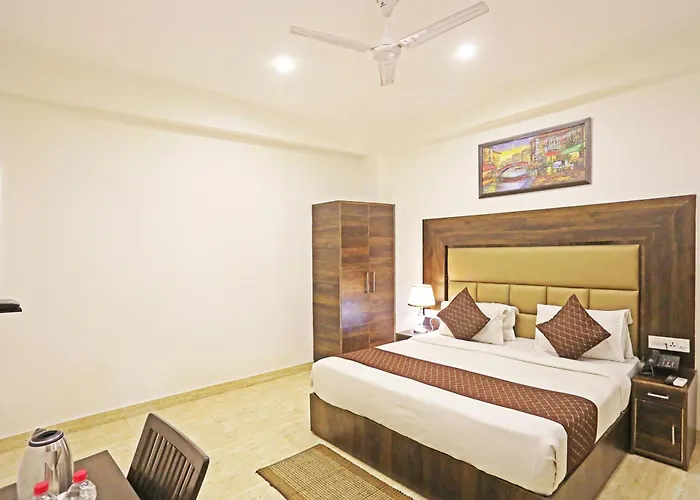 Hotel De Kiara Near The Airport Of Delhi