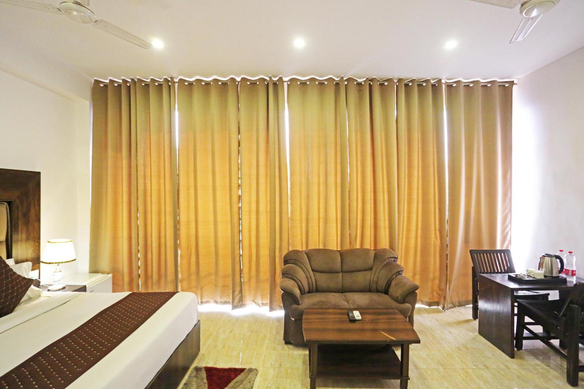 Hotel De Kiara Near The Airport Of Delhi