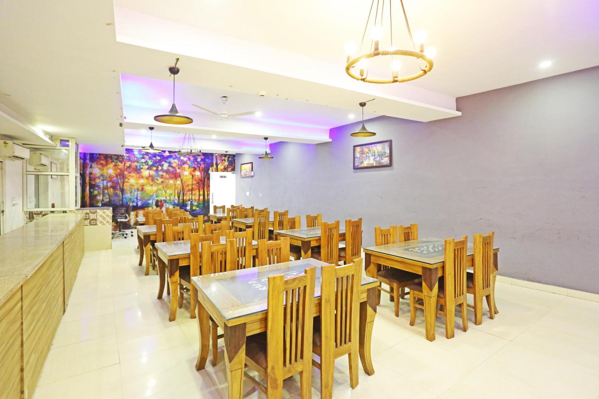 De Kiara Near The Airport Of Delhi 4*