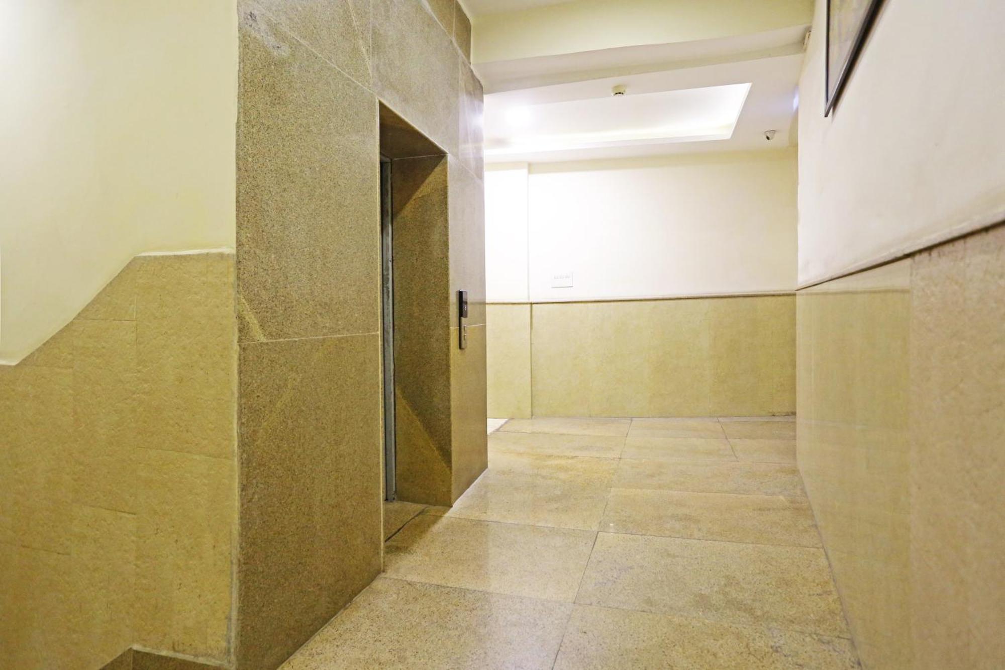 Hotel De Kiara Near The Airport Of Delhi 4*