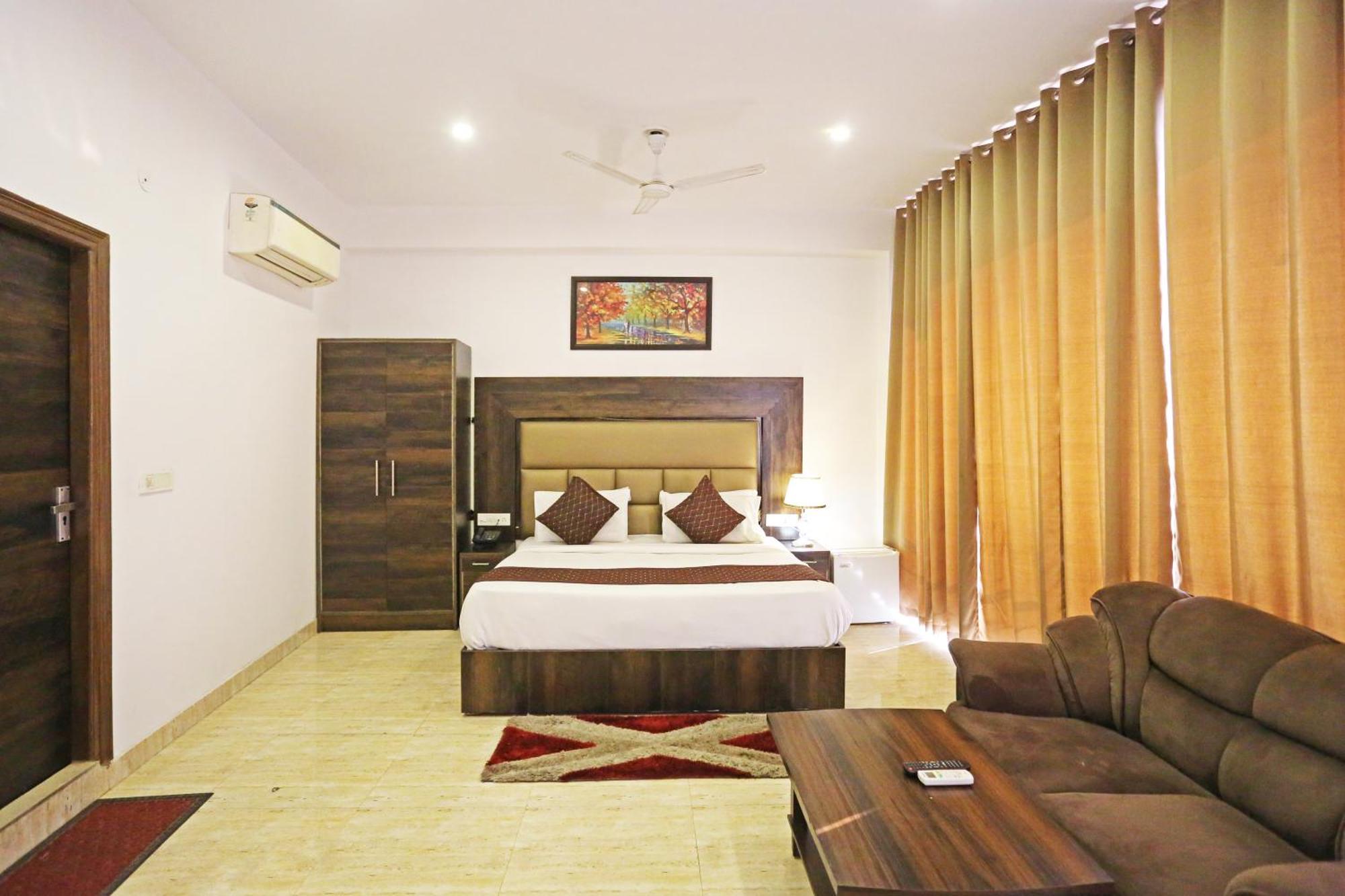 De Kiara Near The Airport Of Delhi New Delhi