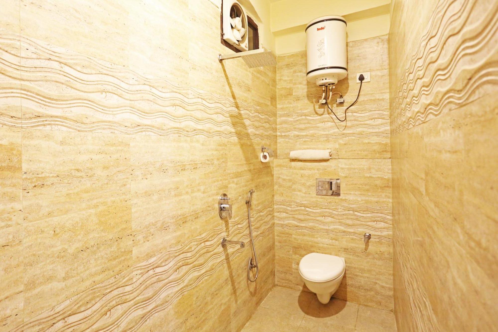 De Kiara Near The Airport Of Delhi Hotel