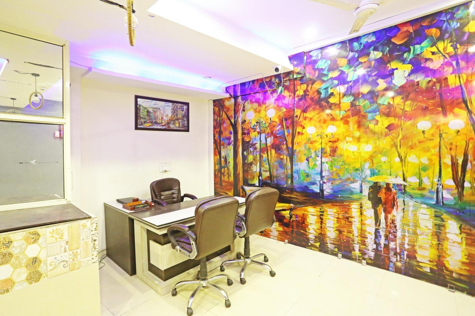 Hotel De Kiara Near The Airport Of Delhi 4*